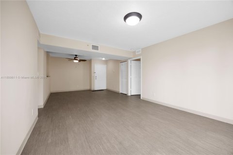 Condo in Dania Beach, Florida, 2 bedrooms  № 1756642 - photo 17
