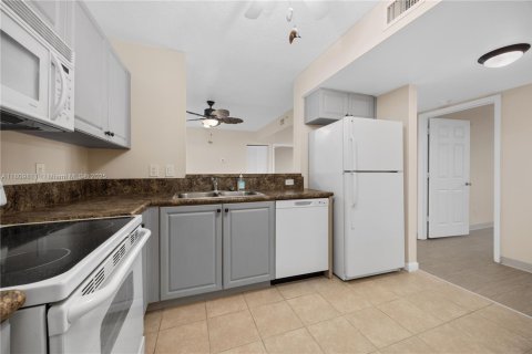 Condo in Dania Beach, Florida, 2 bedrooms  № 1756642 - photo 20