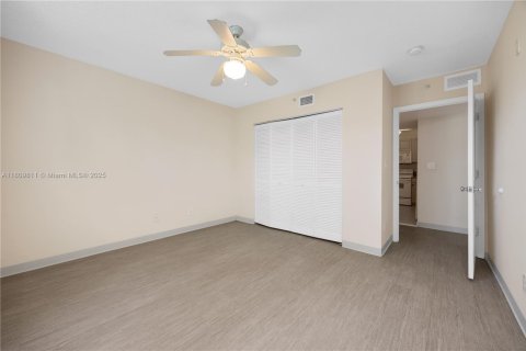 Condo in Dania Beach, Florida, 2 bedrooms  № 1756642 - photo 26
