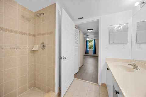 Condo in Dania Beach, Florida, 2 bedrooms  № 1756642 - photo 24