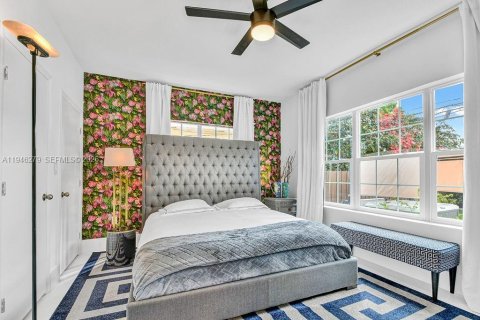 Casa en venta en Miami, Florida, 4 dormitorios, 207.54 m2 № 2002743 - foto 8