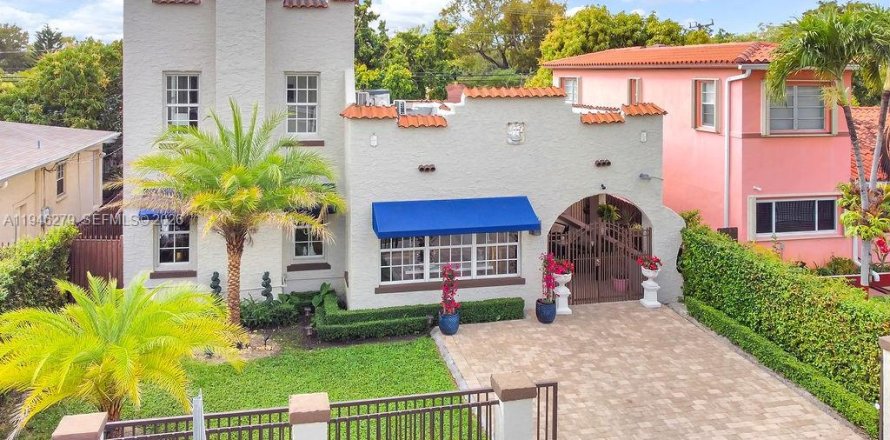 Casa en Miami, Florida 4 dormitorios, 207.54 m2 № 2002743