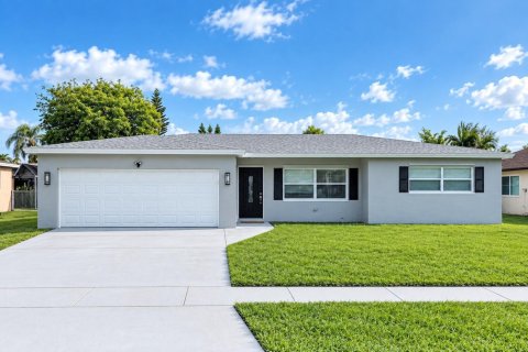 Villa ou maison à Boca Raton, Floride 3 chambres, 116.5 m2 № 2361701