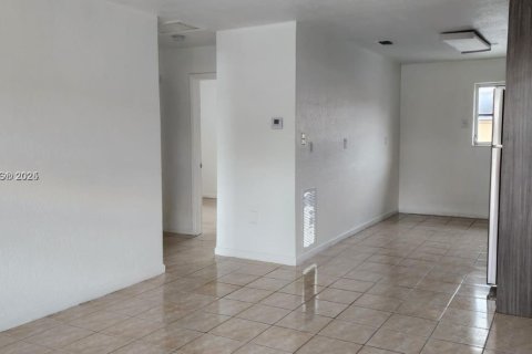 Appartement à louer à Hialeah, Floride: 2 chambres, 65.96 m2 № 1941047 - photo 7