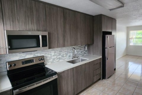 Appartement à louer à Hialeah, Floride: 2 chambres, 65.96 m2 № 1941047 - photo 3