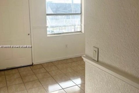 Appartement à louer à Hialeah, Floride: 2 chambres, 65.96 m2 № 1941047 - photo 10
