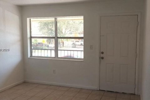 Appartement à louer à Hialeah, Floride: 2 chambres, 65.96 m2 № 1941047 - photo 9