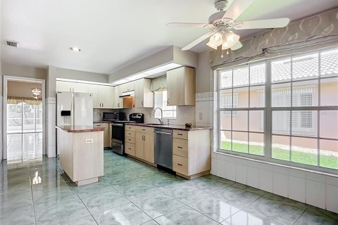 House in Bradenton, Florida 2 bedrooms, 146.97 sq.m. № 1649583 - photo 13