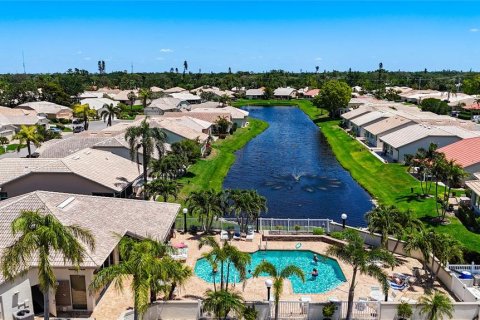 House in Bradenton, Florida 2 bedrooms, 146.97 sq.m. № 1649583 - photo 5