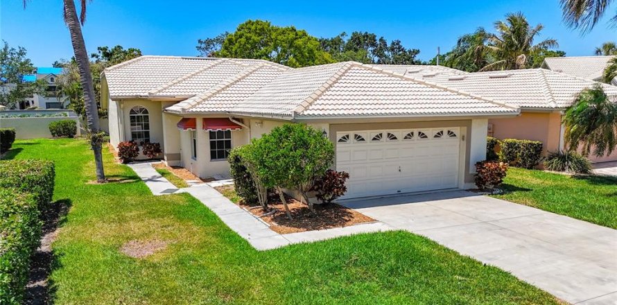 House in Bradenton, Florida 2 bedrooms, 146.97 sq.m. № 1649583
