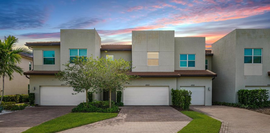 Townhouse in Lake Worth, Florida 3 bedrooms, 179.39 sq.m. № 2086784