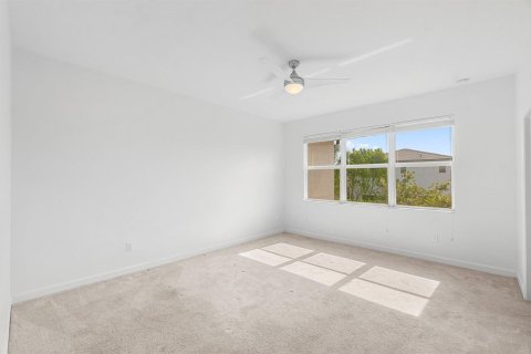 Townhouse in Lake Worth, Florida 3 bedrooms, 179.39 sq.m. № 2086784 - photo 26