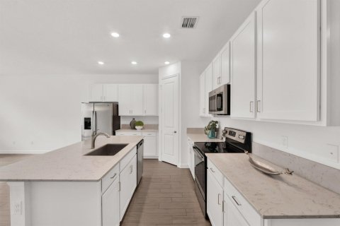 Townhouse in Lake Worth, Florida 3 bedrooms, 179.39 sq.m. № 2086784 - photo 10