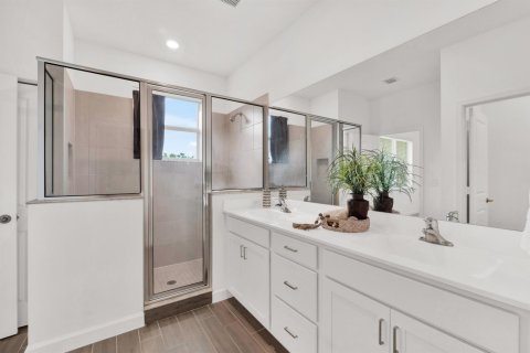 Townhouse in Lake Worth, Florida 3 bedrooms, 179.39 sq.m. № 2086784 - photo 17