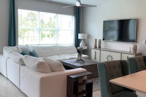 Townhouse in Lake Worth, Florida 3 bedrooms, 179.39 sq.m. № 2086784 - photo 7