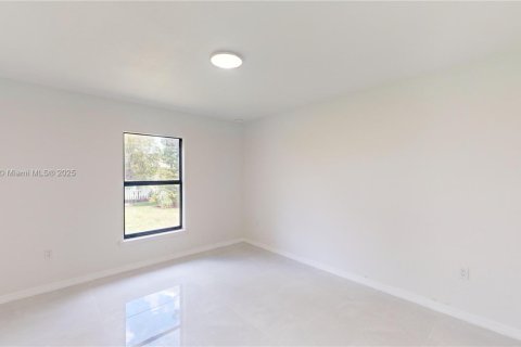House in Cape Coral, Florida 3 bedrooms № 1814104 - photo 20