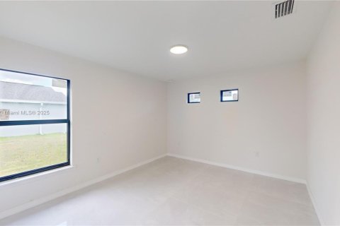 House in Cape Coral, Florida 3 bedrooms № 1814104 - photo 18