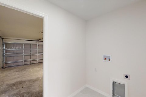 House in Cape Coral, Florida 3 bedrooms № 1814104 - photo 23