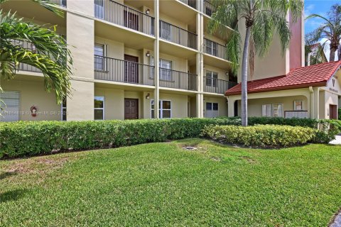 Condo in Pembroke Pines, Florida, 2 bedrooms  № 1881530 - photo 22