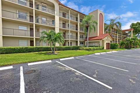 Condo in Pembroke Pines, Florida, 2 bedrooms  № 1881530 - photo 21