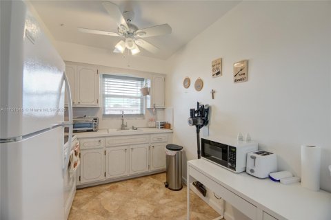 Condo in Hollywood, Florida, 1 bedroom  № 1862858 - photo 7