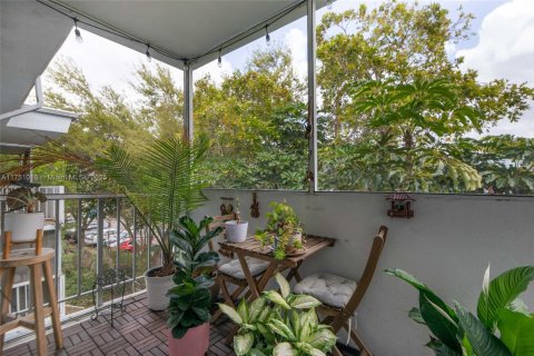 Condo in Hollywood, Florida, 1 bedroom  № 1862858 - photo 13