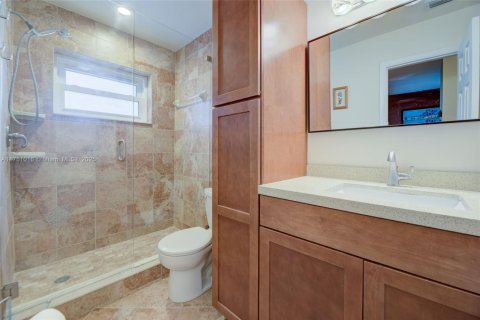 Condo in Hollywood, Florida, 1 bedroom  № 1862858 - photo 11