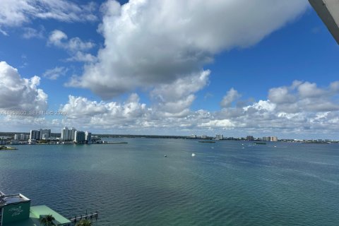 Condominio en alquiler en North Bay Village, Florida, 1 dormitorio, 87.33 m2 № 2054913 - foto 2