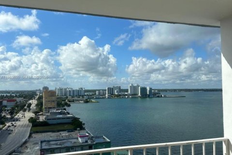 Condominio en alquiler en North Bay Village, Florida, 1 dormitorio, 87.33 m2 № 2054913 - foto 3