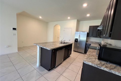 Townhouse in Davenport, Florida 3 bedrooms, 159.79 sq.m. № 1787572 - photo 6