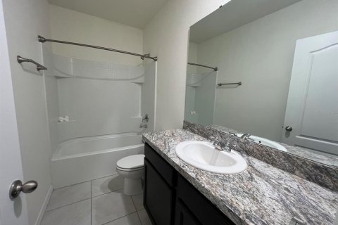 Townhouse in Davenport, Florida 3 bedrooms, 159.79 sq.m. № 1787572 - photo 24