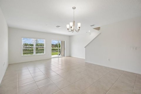 Townhouse in Lake Wales, Florida 3 bedrooms, 144.65 sq.m. № 2375552 - photo 9