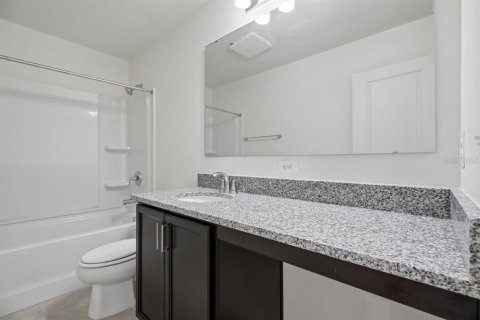 Townhouse in Lake Wales, Florida 3 bedrooms, 144.65 sq.m. № 2375552 - photo 15