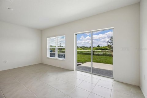 Townhouse in Lake Wales, Florida 3 bedrooms, 144.65 sq.m. № 2375552 - photo 8
