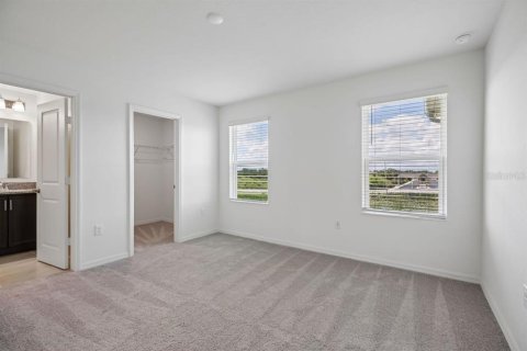 Townhouse in Lake Wales, Florida 3 bedrooms, 144.65 sq.m. № 2375552 - photo 11