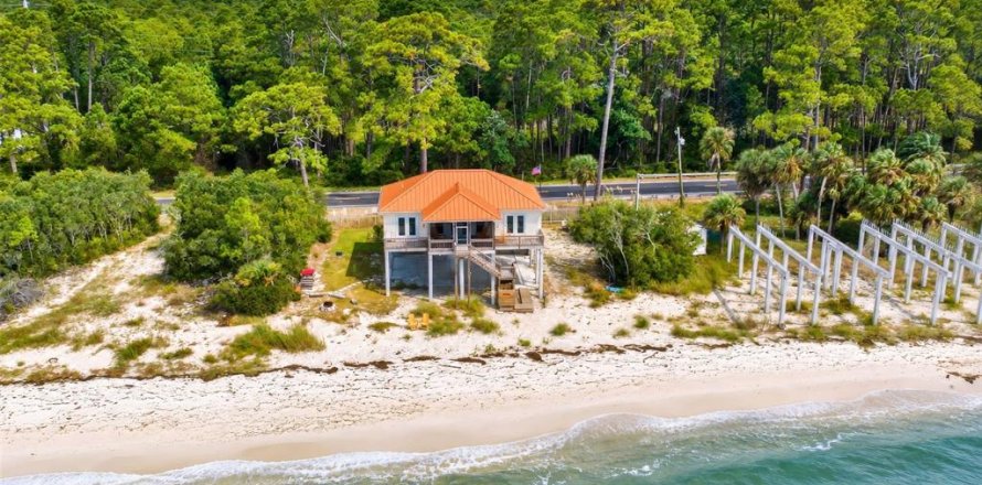 Villa ou maison à Carrabelle, Floride 3 chambres, 125.42 m2 № 2409944