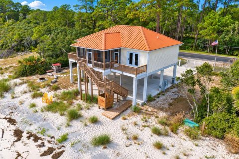 Villa ou maison à vendre à Carrabelle, Floride: 3 chambres, 125.42 m2 № 2409944 - photo 3