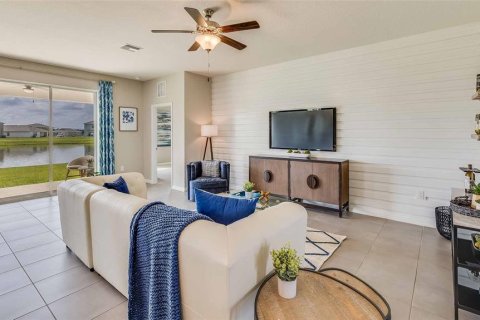 House in Parrish, Florida 4 bedrooms, 189.99 sq.m. № 1776591 - photo 8