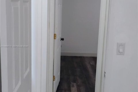 House in Cape Coral, Florida 3 bedrooms № 2038602 - photo 7