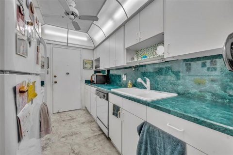 Condo in Winter Park, Florida, 3 bedrooms  № 1766013 - photo 9