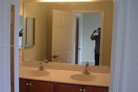 Touwnhouse à louer à Tamarac, Floride: 3 chambres, 134.34 m2 № 2038153 - photo 7