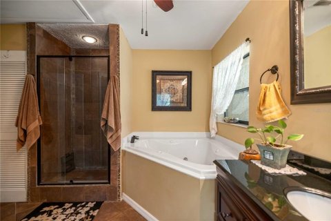 House in Inverness, Florida 3 bedrooms, 198.81 sq.m. № 2200498 - photo 20