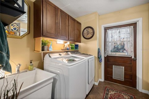 House in Inverness, Florida 3 bedrooms, 198.81 sq.m. № 2200498 - photo 29
