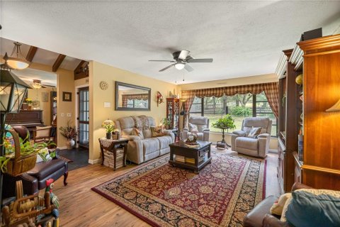 House in Inverness, Florida 3 bedrooms, 198.81 sq.m. № 2200498 - photo 12