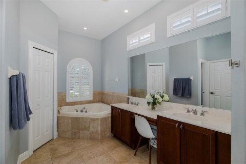 House in Trinity, Florida 4 bedrooms, 262.17 sq.m. № 1870625 - photo 18