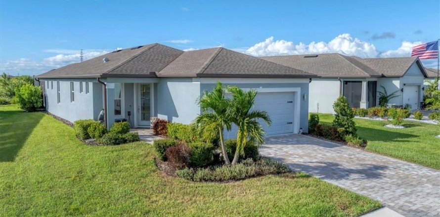 House in Parrish, Florida 2 bedrooms, 130.06 sq.m. № 2236860