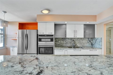 Copropriété à vendre à Sunny Isles Beach, Floride: 2 chambres, 138.24 m2 № 2015931 - photo 25