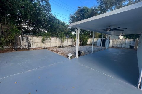 House in Hollywood, Florida 3 bedrooms, 85.47 sq.m. № 1486854 - photo 22