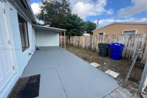 House in Hollywood, Florida 3 bedrooms, 85.47 sq.m. № 1486854 - photo 16