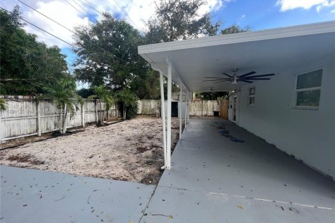 House in Hollywood, Florida 3 bedrooms, 85.47 sq.m. № 1486854 - photo 18